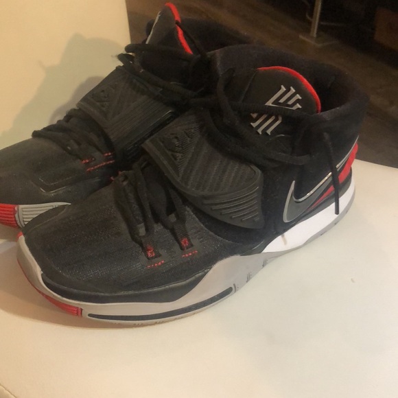 Nike Kyrie M, size 9 men - Picture 7 of 8